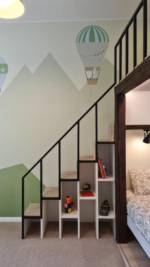 Family Apartment In Klaipeda Old Town Bagian luar foto