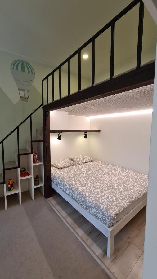 Family Apartment In Klaipeda Old Town Bagian luar foto