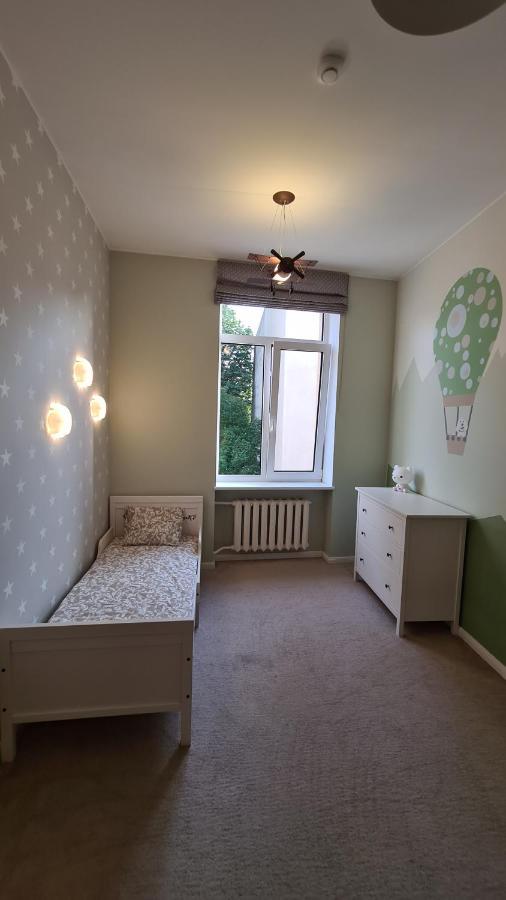 Family Apartment In Klaipeda Old Town Bagian luar foto